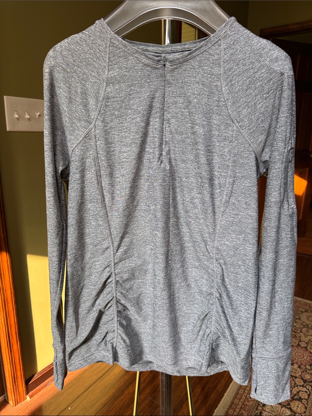 Athleta Gray Heathered Long Sleeve Performance Top